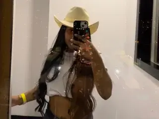 Streamate Free Porn Cam of LinnaValenciia