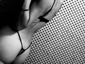 Streamate Nude Webcam of salma_covers