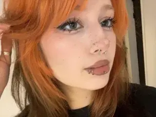 Streamate Live Sex Cam of LIYNA