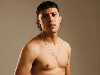 Streamate Live Sex Cam of Robisson_Zaack