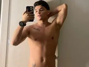 Streamate Free Live Porn of Andyvibes19