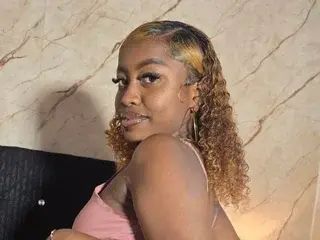 Streamate Private Sex Chat of erika_lyrics