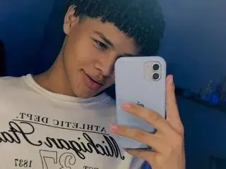 Streamate Private Sex Chat of SebasTheAngel