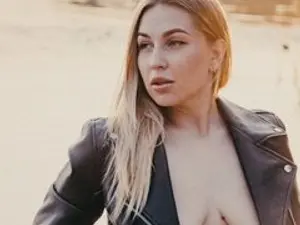 Streamate Adult Webcam of Sharrloza