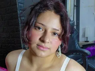 Streamate Free Live Porn of Sary_LittleSmiles