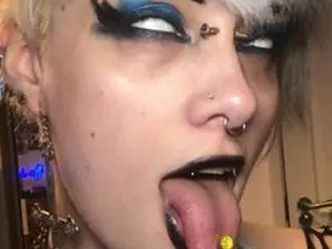 Streamate Adult Webcam of glitterqueen99