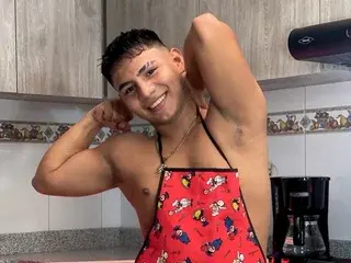 Streamate Nude Webcam of RichiMontes19