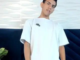 Streamate Sex Cam of LuccaMoreti