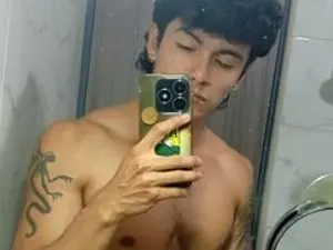 Streamate Live Porn of LeoSantoro22