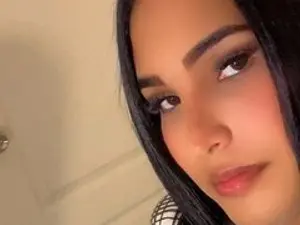 Streamate Free Live Porn of isabellaa_hott