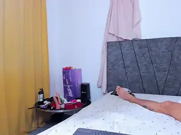 Stripchat Live Sex Cam of bella-black