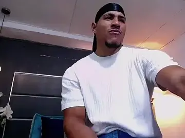 Stripchat Free Porn Cam of teddyfit19cm