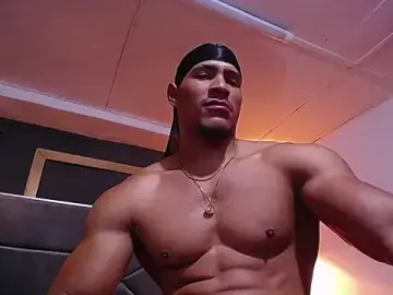 Stripchat Free Porn Cam of teddyfit19cm