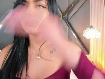 Stripchat Live Sex Cam of emperatriz_reyes