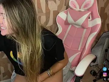 Stripchat Sex Cam of lucie_mehott