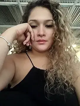 Stripchat Watch Live Sex Cams of Sara_smiiith211