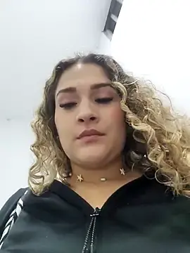 Stripchat Adult Webcam of Sara_smiiith211