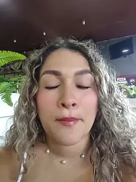 Stripchat Free Live Porn of Sara_smiiith211