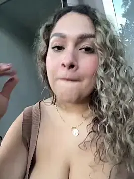 Stripchat Adult Webcams of Sara_smiiith211