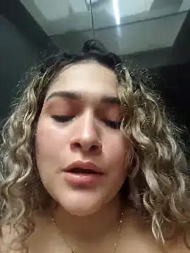 Stripchat Free Porn Cam of Sara_smiiith211