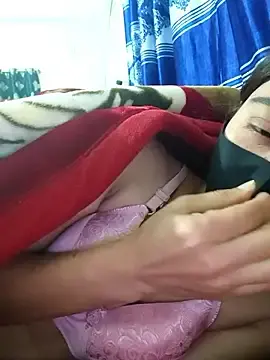 Stripchat Live Sex Cam of maya-Couple19