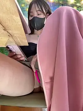 Stripchat Live Sex Cam of Emily-Nguyen