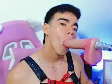 Stripchat Live Sex Cam of Alejandro_karter18