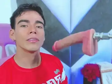 Stripchat Sex Cam of Alejandro_karter18