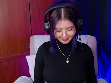 Stripchat Live Sex Cam of Raventh_