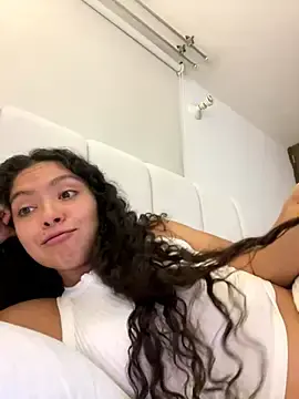 Stripchat Live Sex Cam of Nathcurly_