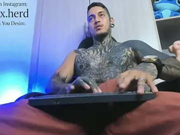 Stripchat Live Sex of JAXXXONHERD