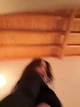 Stripchat Sex Cam of marcimaa