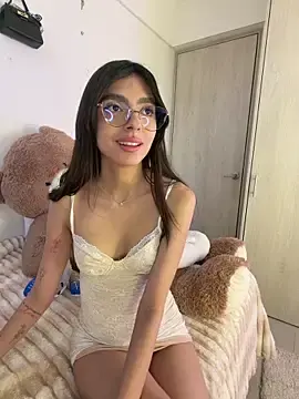 Stripchat Adult Webcam of ZaraLuuv