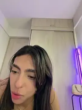 Stripchat Sex Cam of ZaraLuuv