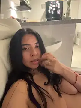 Stripchat Adult Webcam of PetitLumiere