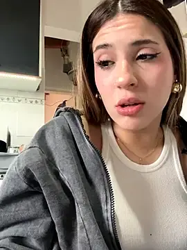 Stripchat Free Porn Cam of Lolykush