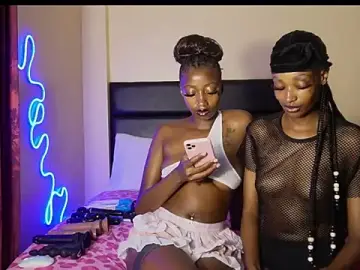 Stripchat Adult Webcam of _Watuluv_