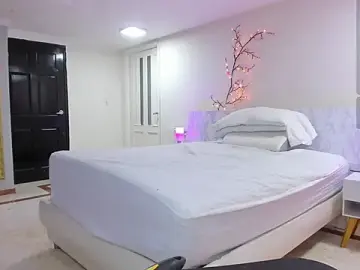 Stripchat Live Sex of charolbruce_1