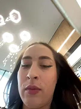 Stripchat Watch Live Sex Cams of Holly_Play