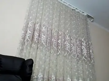 Stripchat Live Porn of Kriss_brunette_5