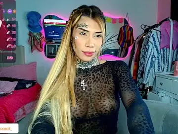 Stripchat Sex Cam of caroline_cossei