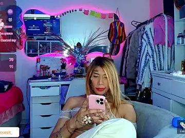 Stripchat Best Webcam of caroline_cossei