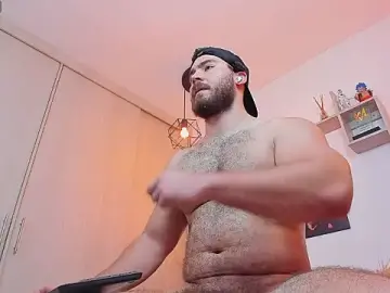 Stripchat Free Porn Cam of SebastianVilla_