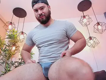 Stripchat Free Porn Cam of SebastianVilla_