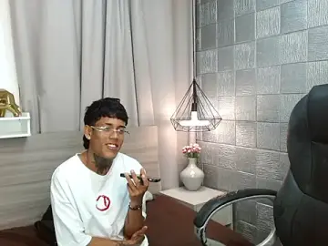 Stripchat Watch Live Sex Cams of Alan_Cute18