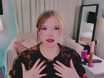 Stripchat Watch Live Sex Cams of Crazy_Wine