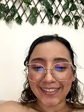 Stripchat Sex Cam of Kay_LustyWife