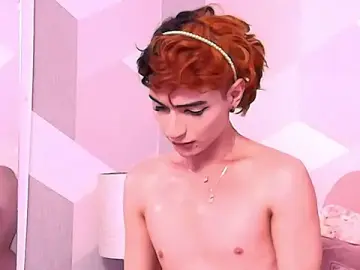 Stripchat Sex Cam of KylieMonnett