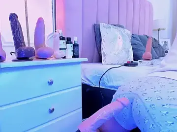 Stripchat Best live sex cam show of Santy_carrington