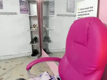 Stripchat Adult Webcam of CAMILA--REY